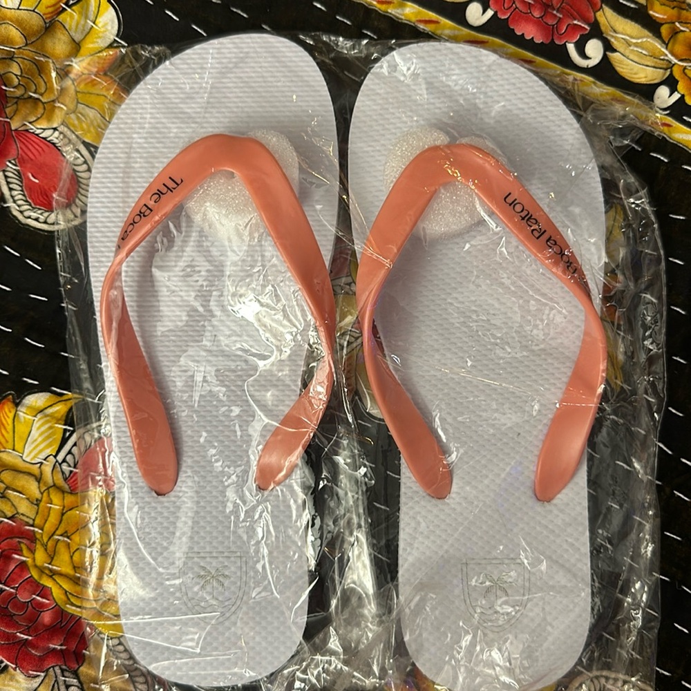 NWOT Flip flops